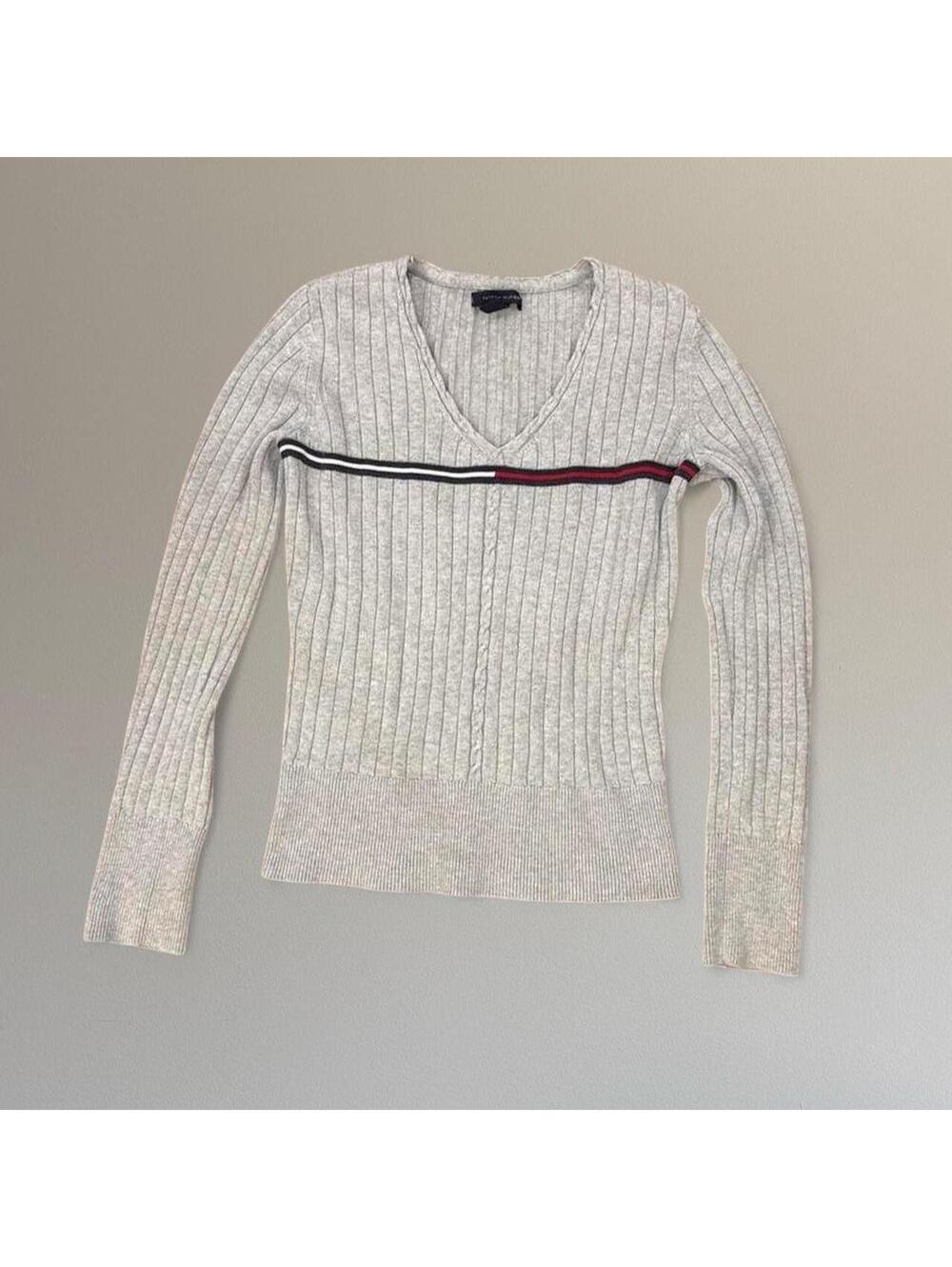 Ribbed v-neck sweater from Tommy Hilfiger. Size XS.